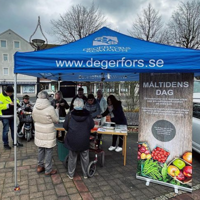 Tält på torget i Degerfors.