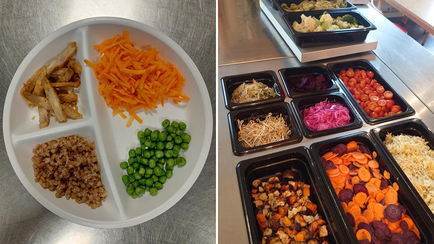 Trefackstallrik och salladsbuffé med oblandade grönsaker