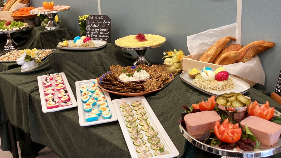 Påskbuffé med olika smårätter