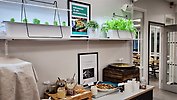 Del av skolrestaurang, där elever kan prova olika grönsaker, kryddor med mera.